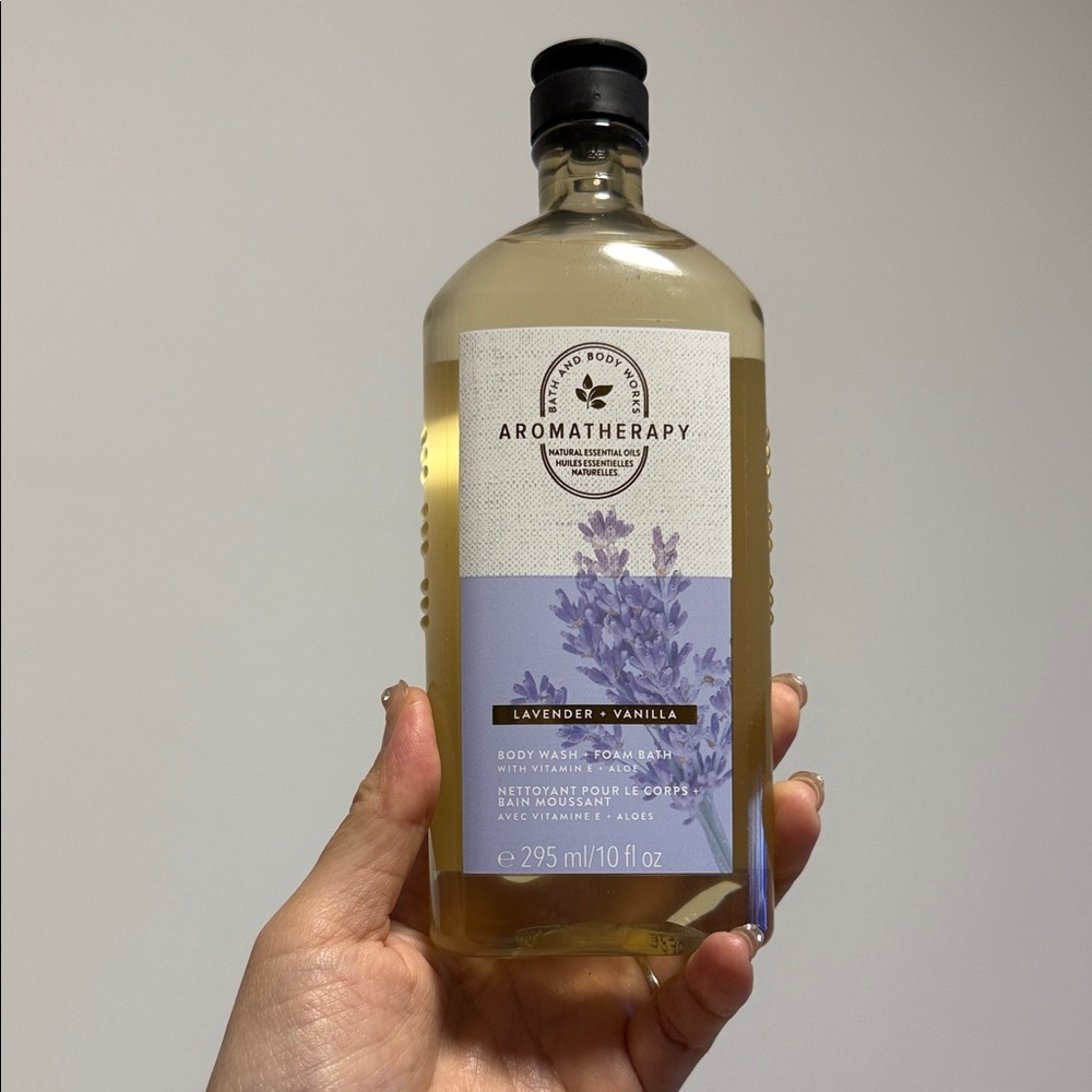 New Bath & Body Works Aromatherapy Lavender Vanilla Body Wash and Foam Bath295ml - Picture 3 of 4